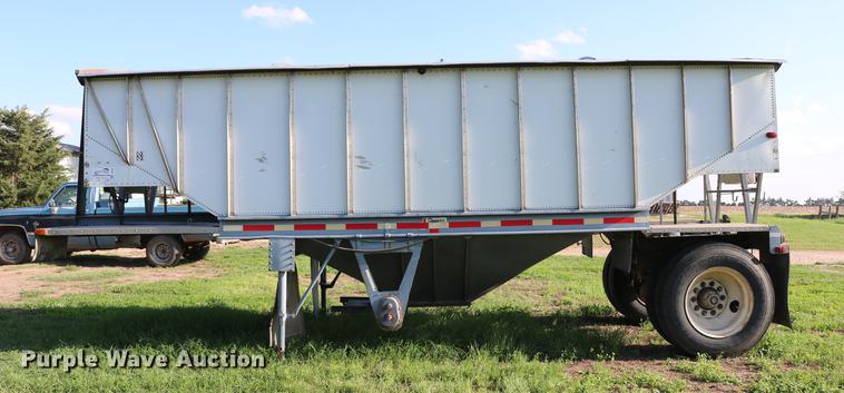 image for item DD8789 1979 Doonan single hopper bottom grain trailer