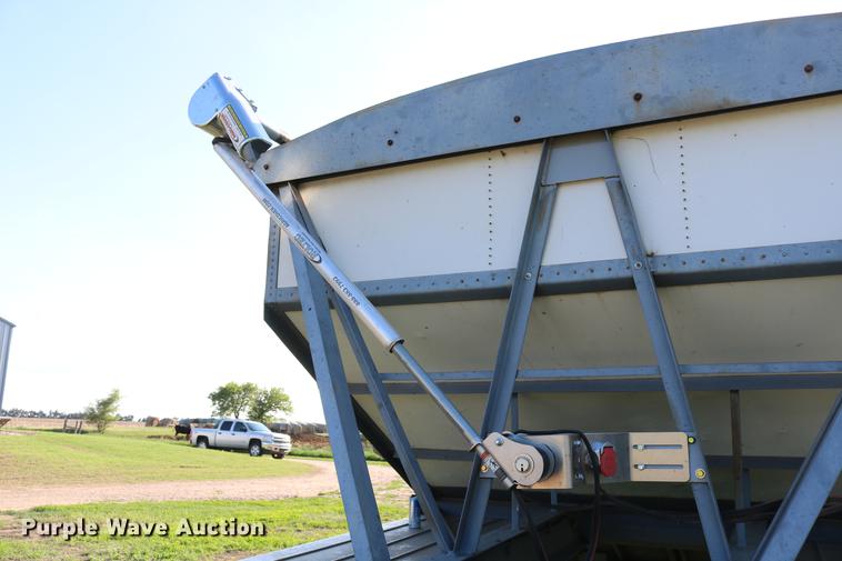 image for item DD8789 1979 Doonan single hopper bottom grain trailer
