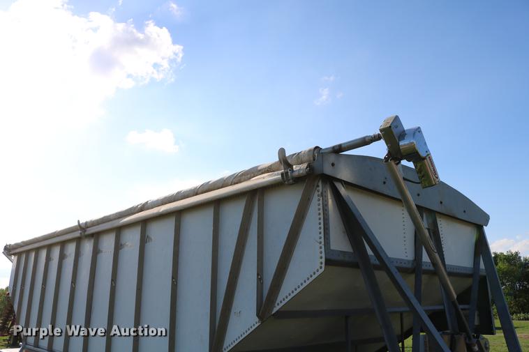 image for item DD8789 1979 Doonan single hopper bottom grain trailer