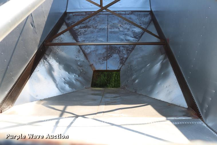 image for item DD8789 1979 Doonan single hopper bottom grain trailer