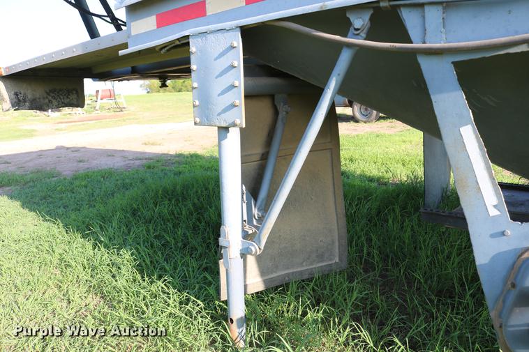 image for item DD8789 1979 Doonan single hopper bottom grain trailer