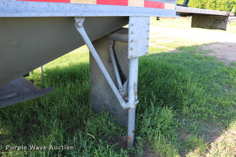 image for item DD8789 1979 Doonan single hopper bottom grain trailer