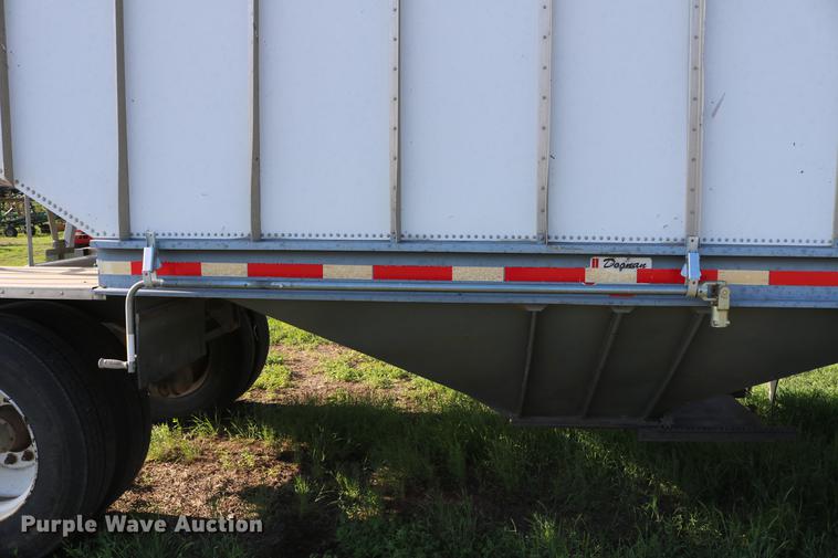image for item DD8789 1979 Doonan single hopper bottom grain trailer