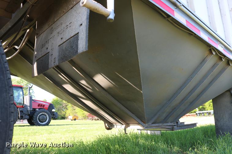 image for item DD8789 1979 Doonan single hopper bottom grain trailer