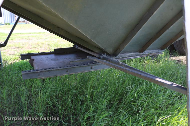 image for item DD8789 1979 Doonan single hopper bottom grain trailer