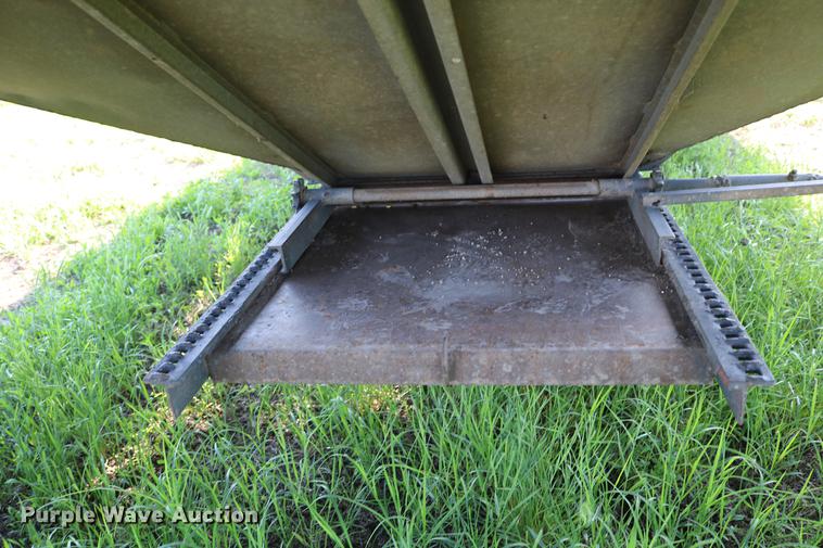 image for item DD8789 1979 Doonan single hopper bottom grain trailer