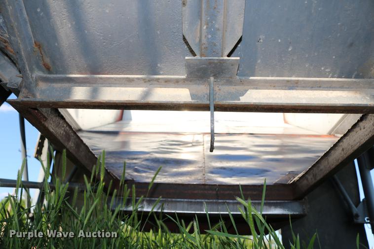 image for item DD8789 1979 Doonan single hopper bottom grain trailer