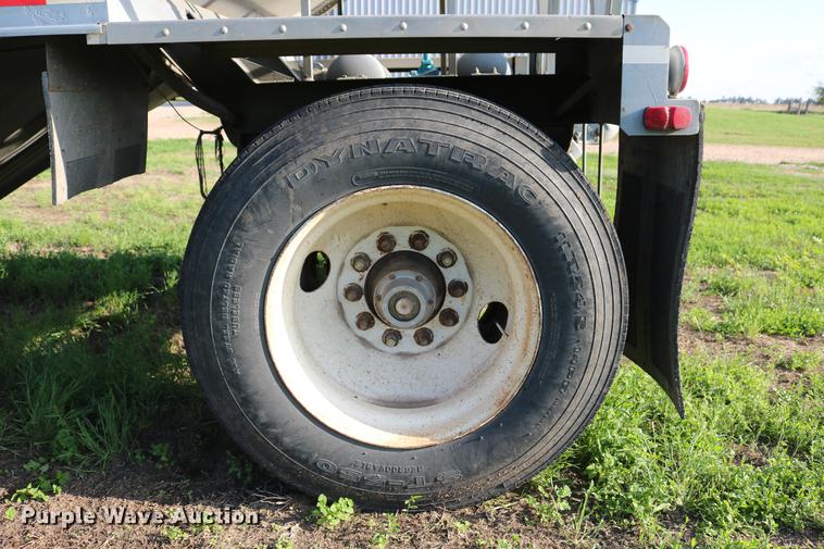 image for item DD8789 1979 Doonan single hopper bottom grain trailer