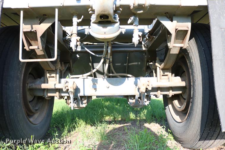 image for item DD8789 1979 Doonan single hopper bottom grain trailer