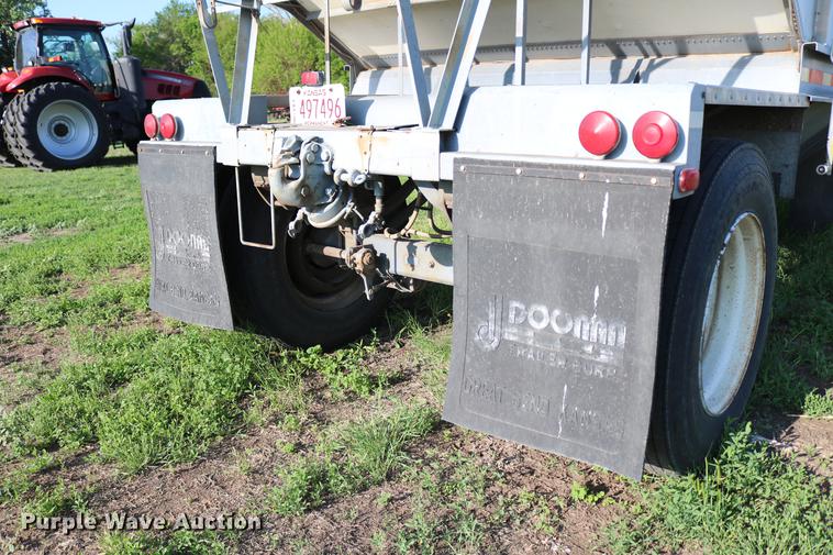 image for item DD8789 1979 Doonan single hopper bottom grain trailer