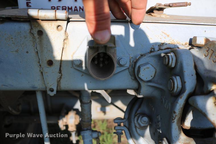 image for item DD8789 1979 Doonan single hopper bottom grain trailer