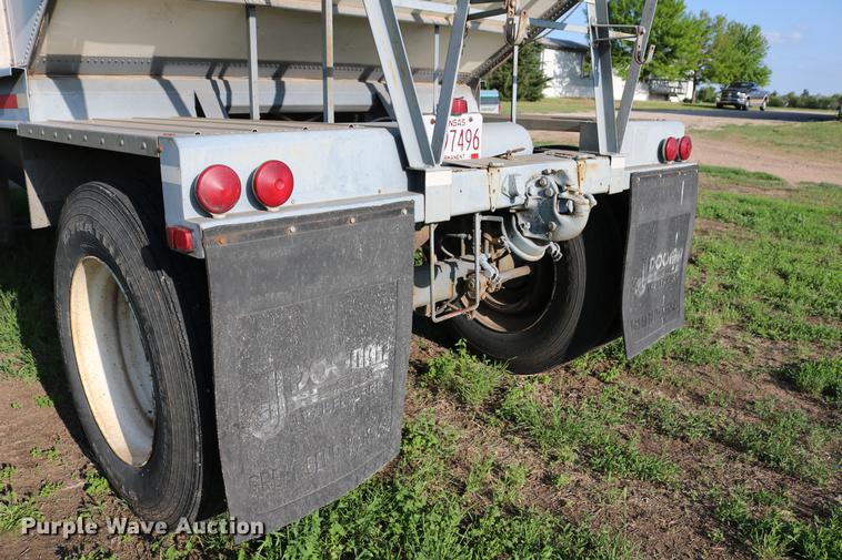 image for item DD8789 1979 Doonan single hopper bottom grain trailer