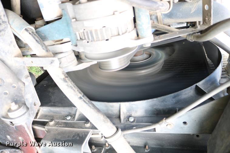 image for item DD8790 1995 International 4900 semi truck