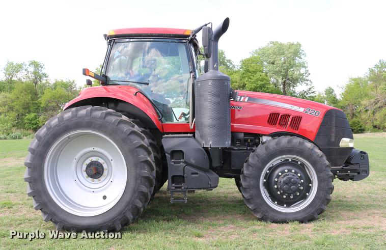 image for item DD8791 2014 Case IH Magnum 220 MFWD tractor