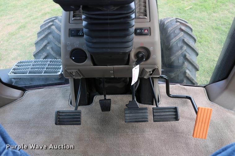 image for item DD8791 2014 Case IH Magnum 220 MFWD tractor