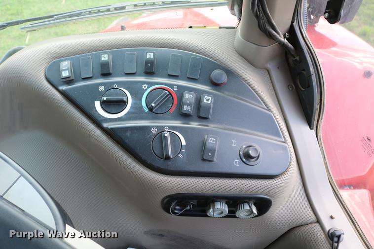 image for item DD8791 2014 Case IH Magnum 220 MFWD tractor