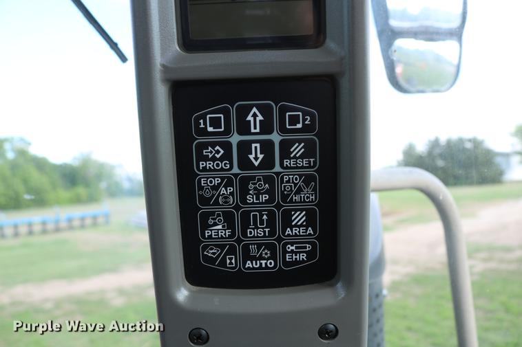 image for item DD8791 2014 Case IH Magnum 220 MFWD tractor