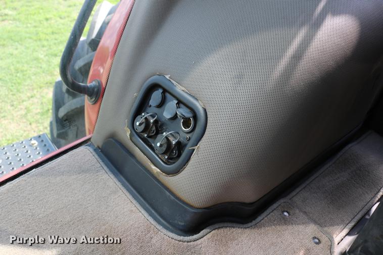 image for item DD8791 2014 Case IH Magnum 220 MFWD tractor