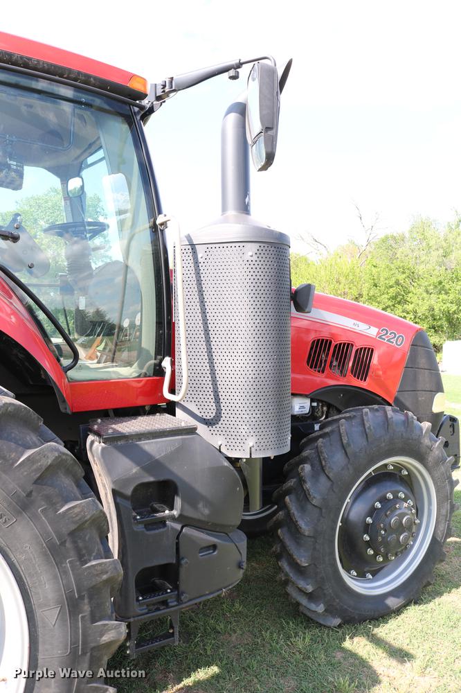 image for item DD8791 2014 Case IH Magnum 220 MFWD tractor