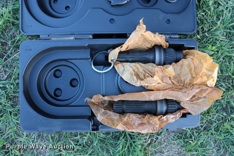 image for item DD8791 2014 Case IH Magnum 220 MFWD tractor