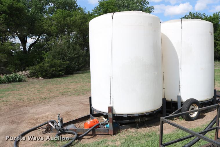 image for item DD8793 Wylie double cone nurse tank trailer