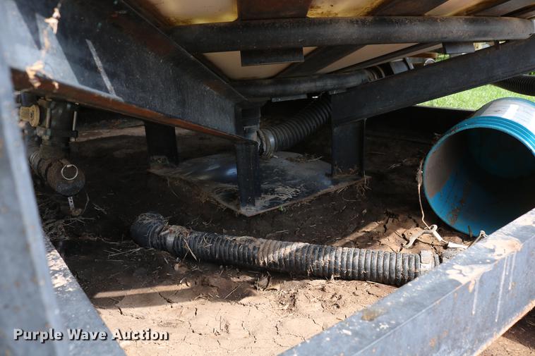 image for item DD8793 Wylie double cone nurse tank trailer