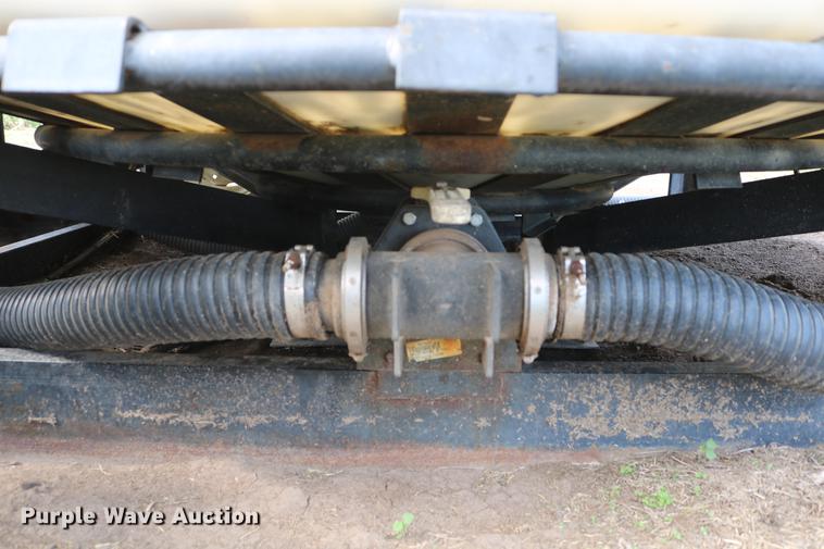 image for item DD8793 Wylie double cone nurse tank trailer