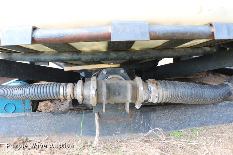 image for item DD8793 Wylie double cone nurse tank trailer