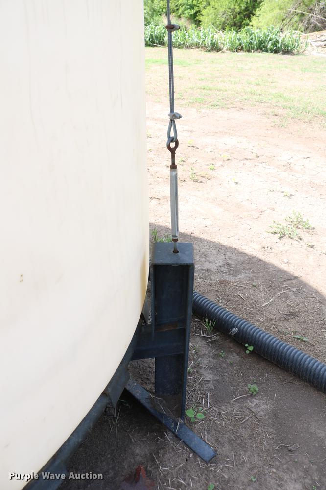 image for item DD8793 Wylie double cone nurse tank trailer