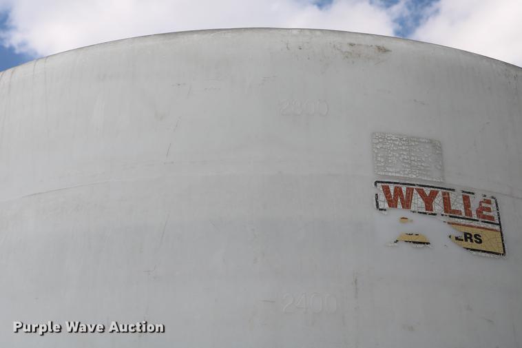 image for item DD8793 Wylie double cone nurse tank trailer