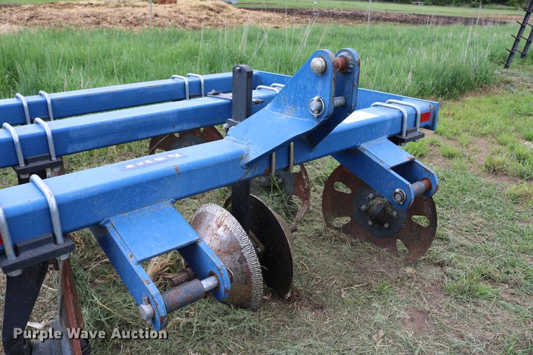 image for item DD8797 Blu-Jet TrackMaster track filler