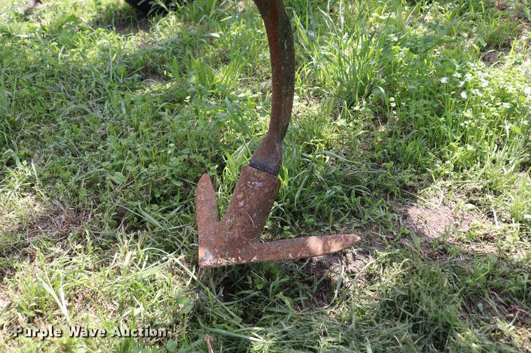 image for item DD8799 Kent 6330 Series V field cultivator