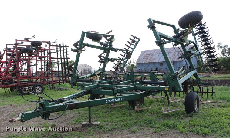 image for item DD8800 QuinStar field cultivator