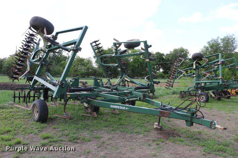 image for item DD8800 QuinStar field cultivator