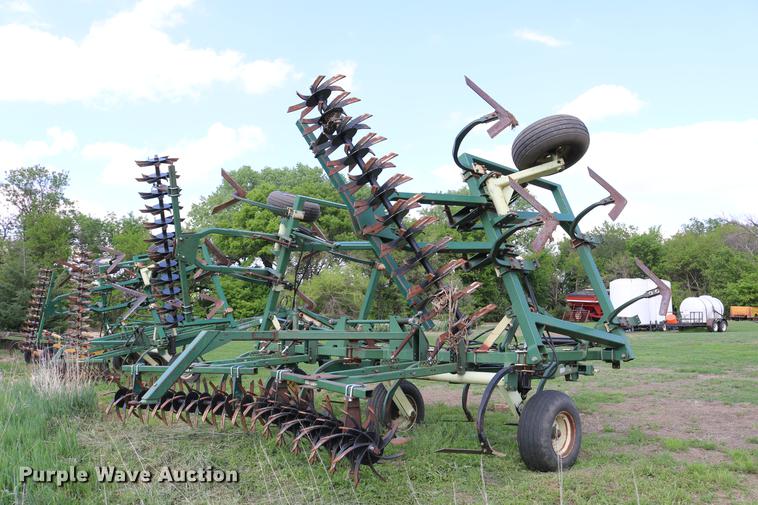 image for item DD8800 QuinStar field cultivator