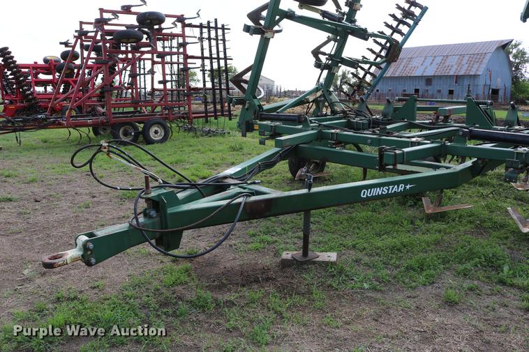 image for item DD8800 QuinStar field cultivator