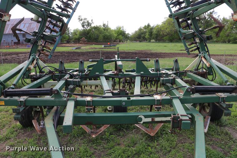 image for item DD8800 QuinStar field cultivator