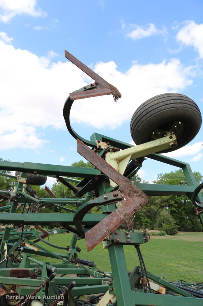 image for item DD8800 QuinStar field cultivator