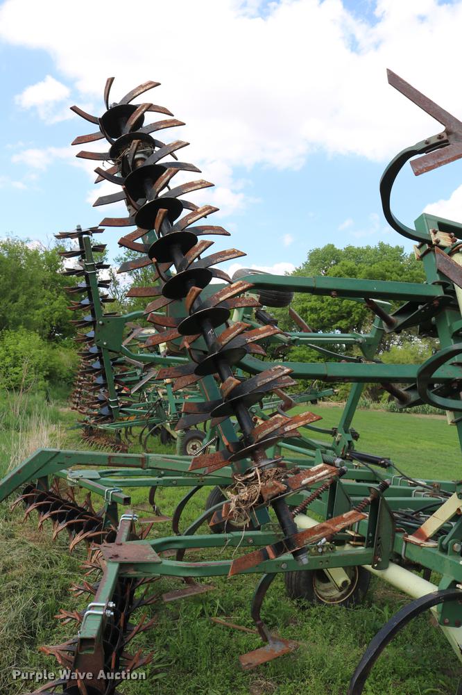 image for item DD8800 QuinStar field cultivator