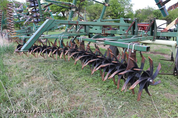 image for item DD8800 QuinStar field cultivator