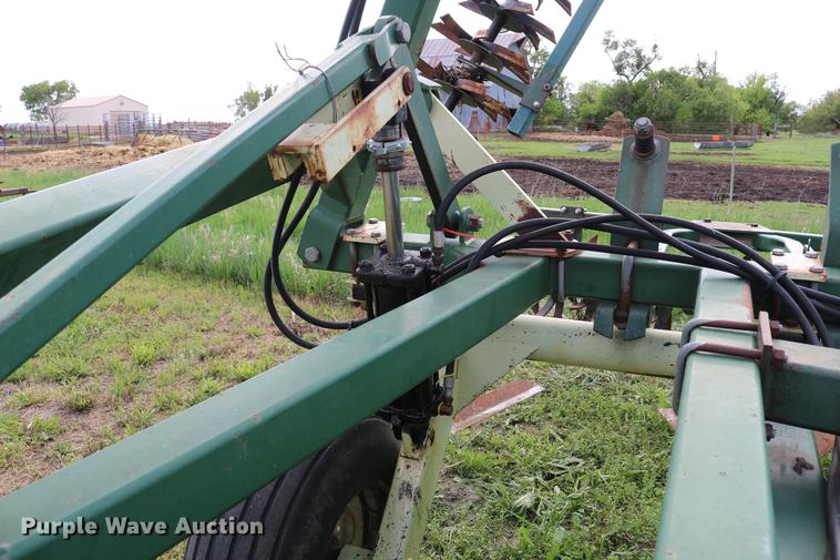 image for item DD8800 QuinStar field cultivator