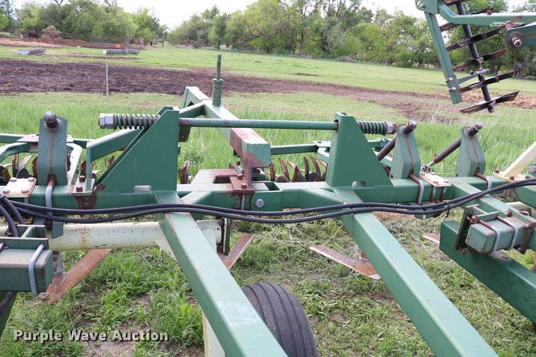 image for item DD8800 QuinStar field cultivator