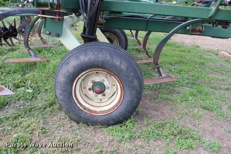 image for item DD8800 QuinStar field cultivator