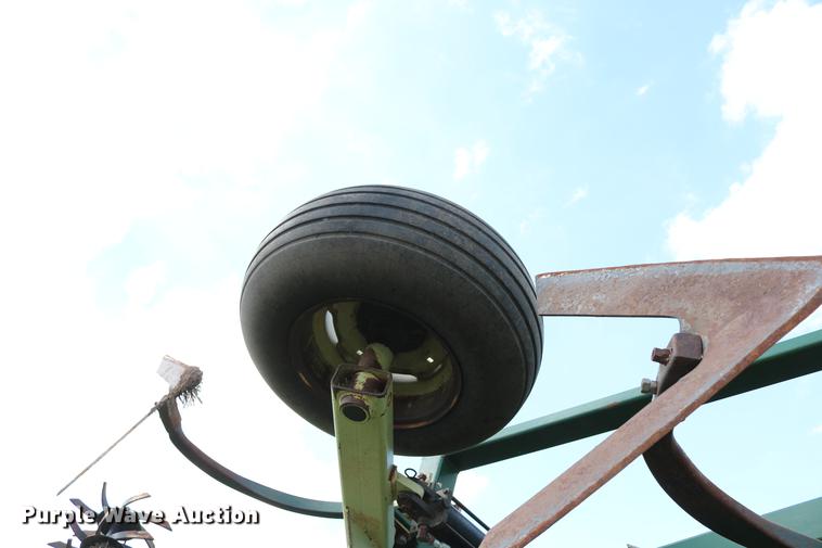 image for item DD8800 QuinStar field cultivator