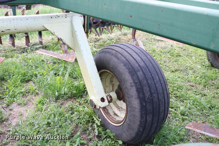 image for item DD8800 QuinStar field cultivator