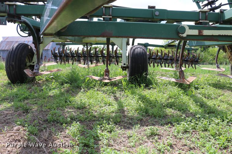 image for item DD8800 QuinStar field cultivator