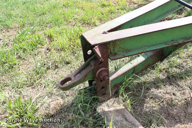 image for item DD8803 John Deere chisel