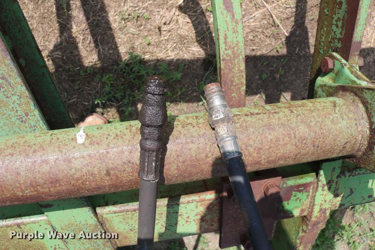 image for item DD8803 John Deere chisel