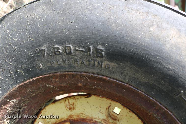 image for item DD8803 John Deere chisel