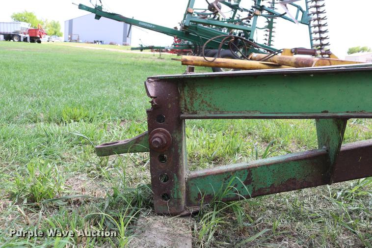 image for item DD8803 John Deere chisel